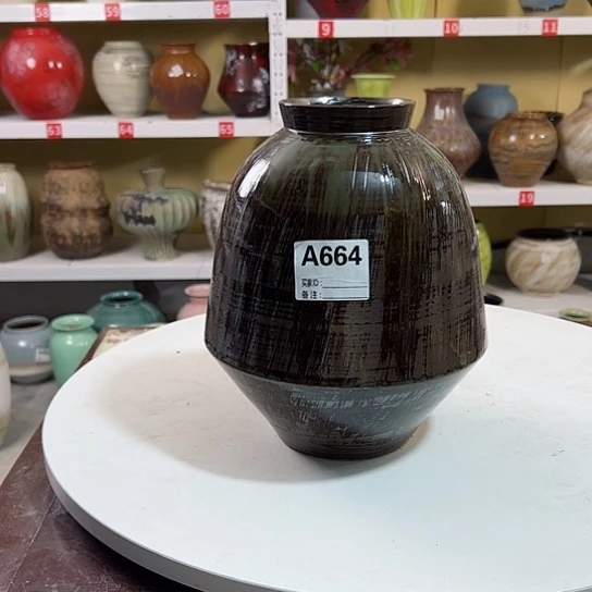瓶高28口8。陶瓷精品摆件。664