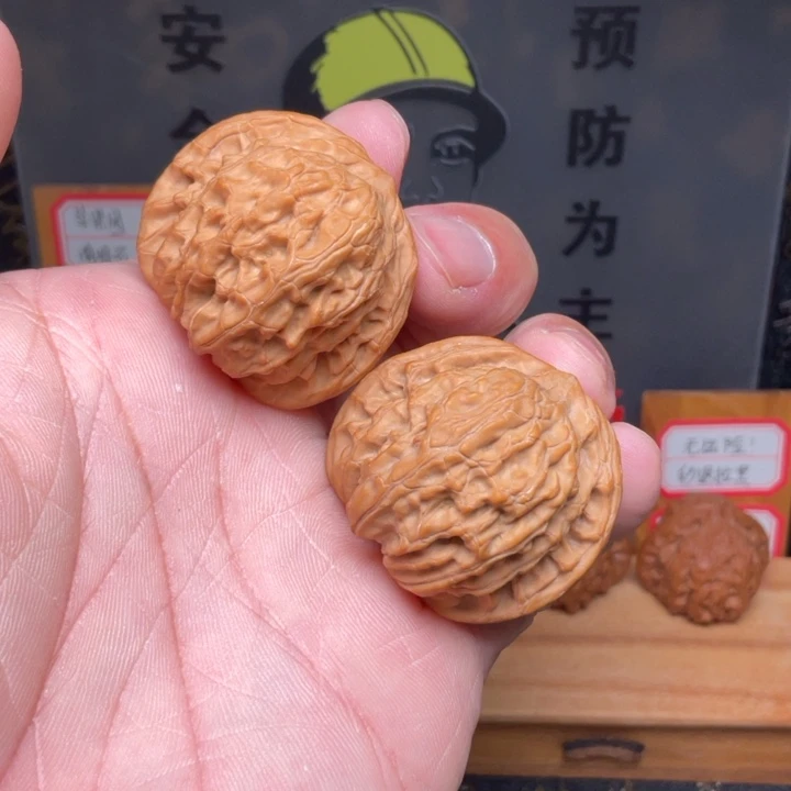 文玩核桃吊坠石子磨37全品