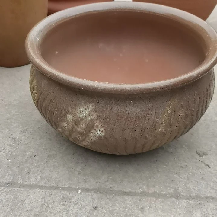 红陶口30高18瑕疵一个