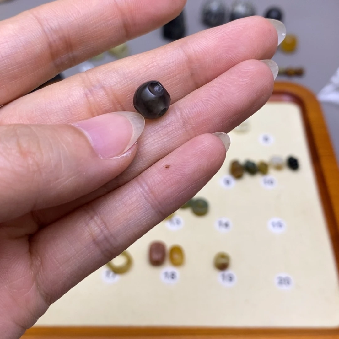 青***棉蛇纹石玉未镶嵌配饰