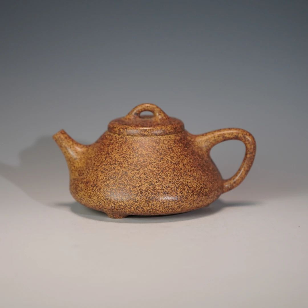 lot.22124 刘烨 高温冷黄金段石瓢壶 330cc