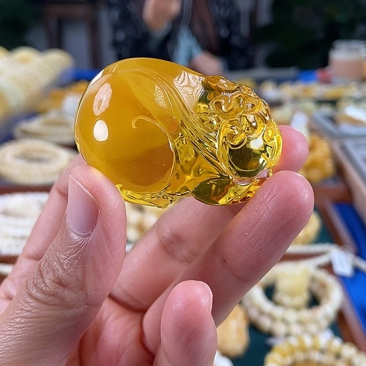 琥珀未镶嵌珠宝奇石30.36金珀貔貅