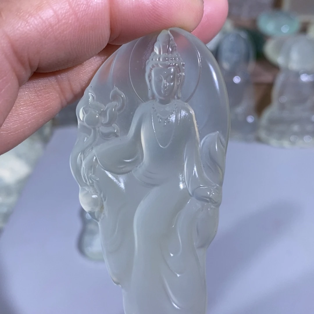 陈***彬未镶嵌岫玉颈饰吊坠