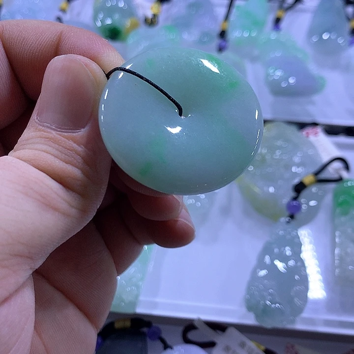 颈饰未镶嵌翡翠天然翡翠A货吊坠