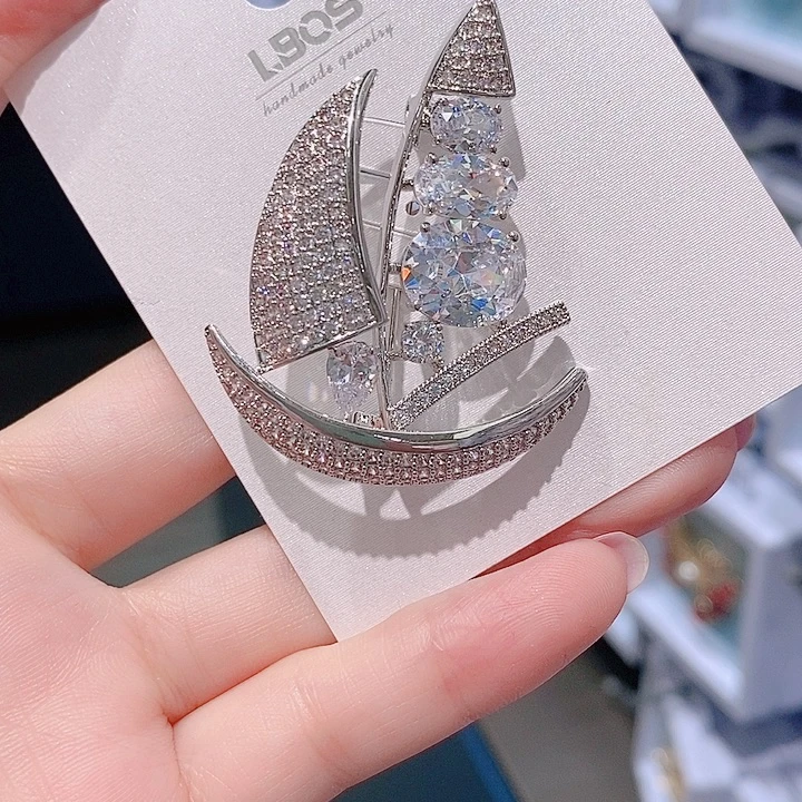 锆石铜合金帆船胸针