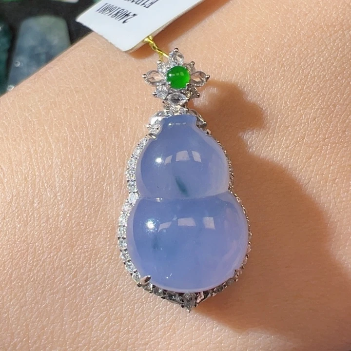 翡翠18K金镶嵌颈饰翡翠