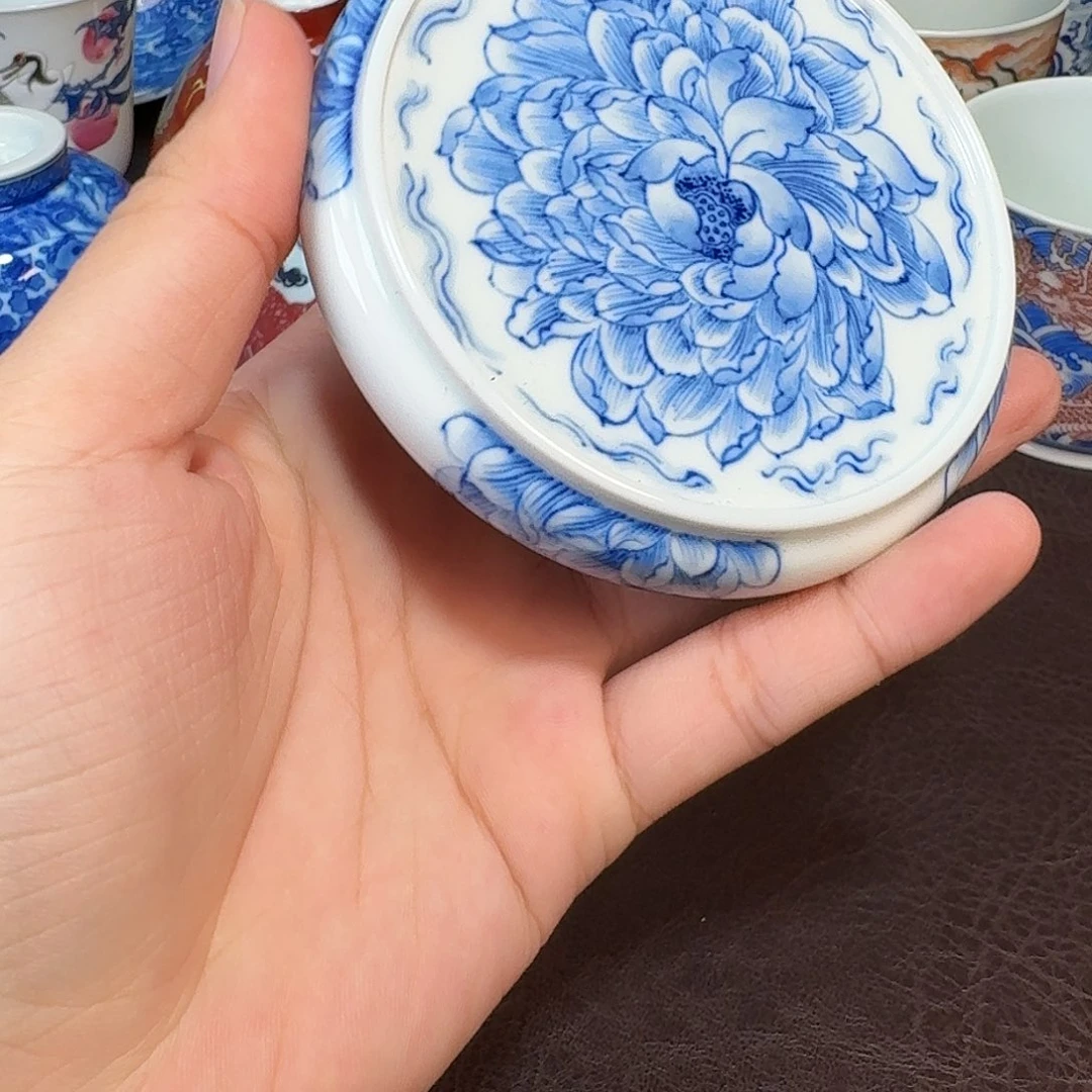 现代景德镇陶瓷杯