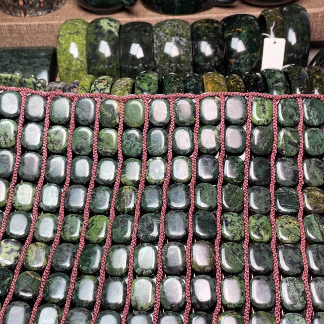 菊***花未镶嵌蛇纹石玉手链