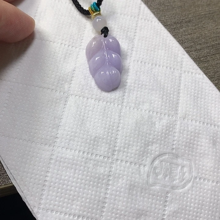 翡翠未镶嵌颈饰叶子