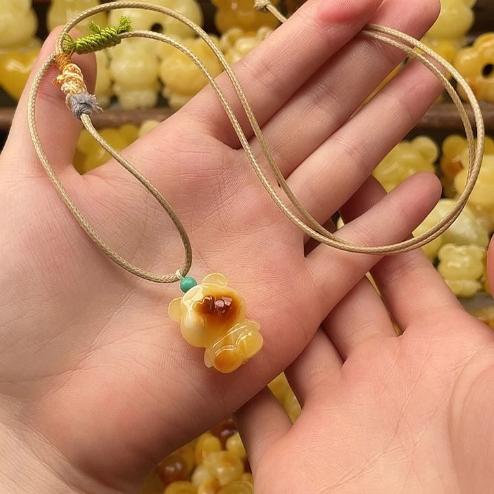 未镶嵌琥珀珠宝奇石