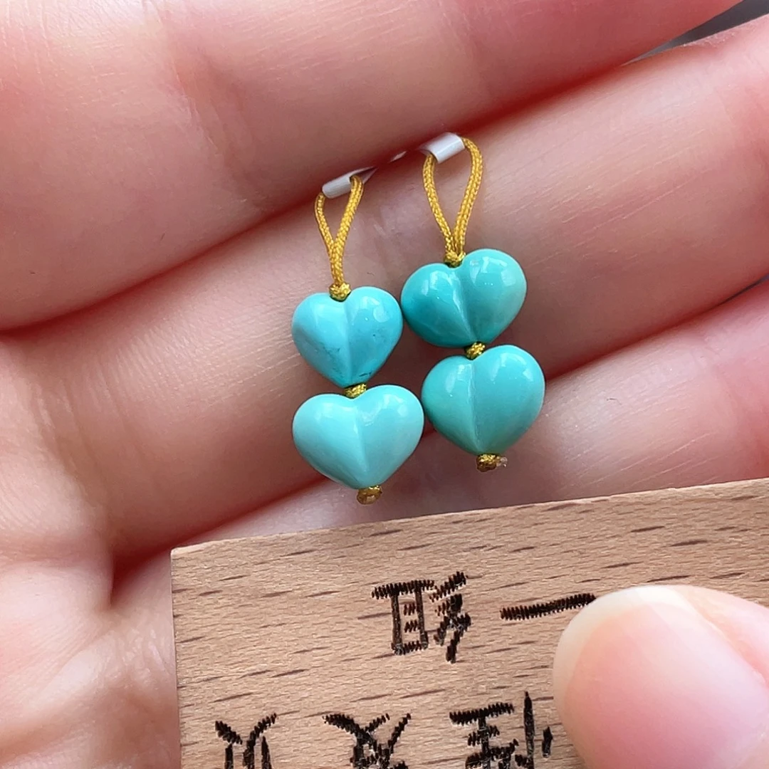 绿松石未镶嵌颈饰