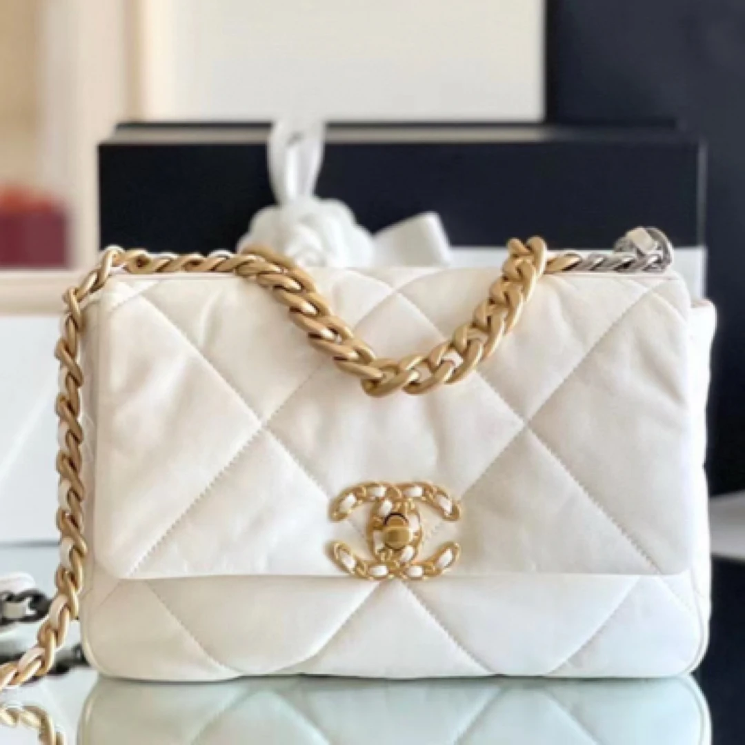 95新 Chanel/香奈儿 Chanel 香奈儿白色19bag斜挎包