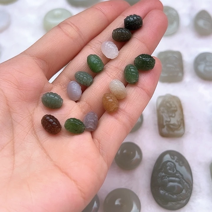 和田玉未镶嵌颈饰随机发货拍一发一