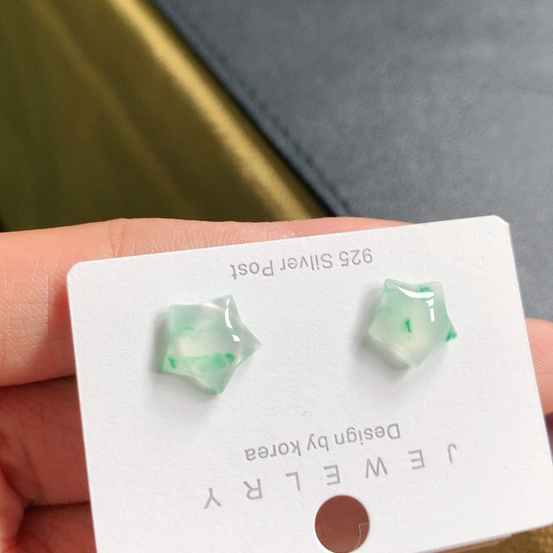 未镶嵌耳饰石英质玉