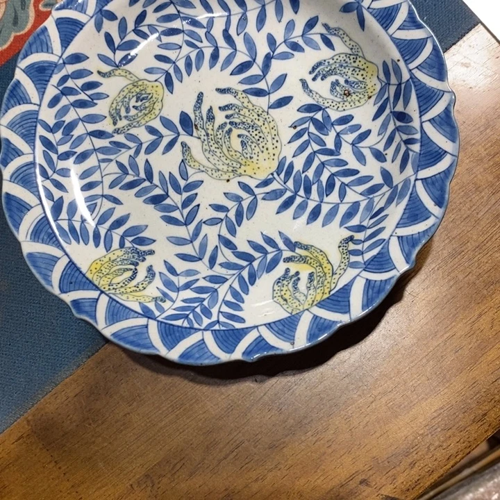青花瓷景德镇手绘佛手卷草花边盘