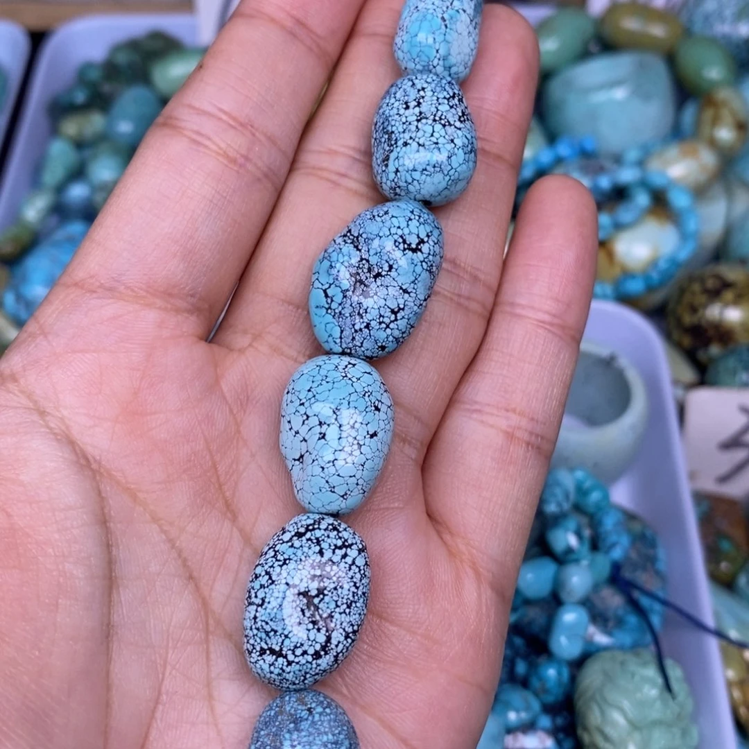 绿松石未镶嵌颈饰