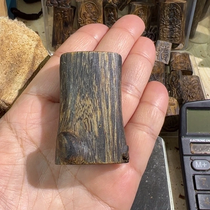 沉香吊坠绿棋楠沉香吊坠14.2克