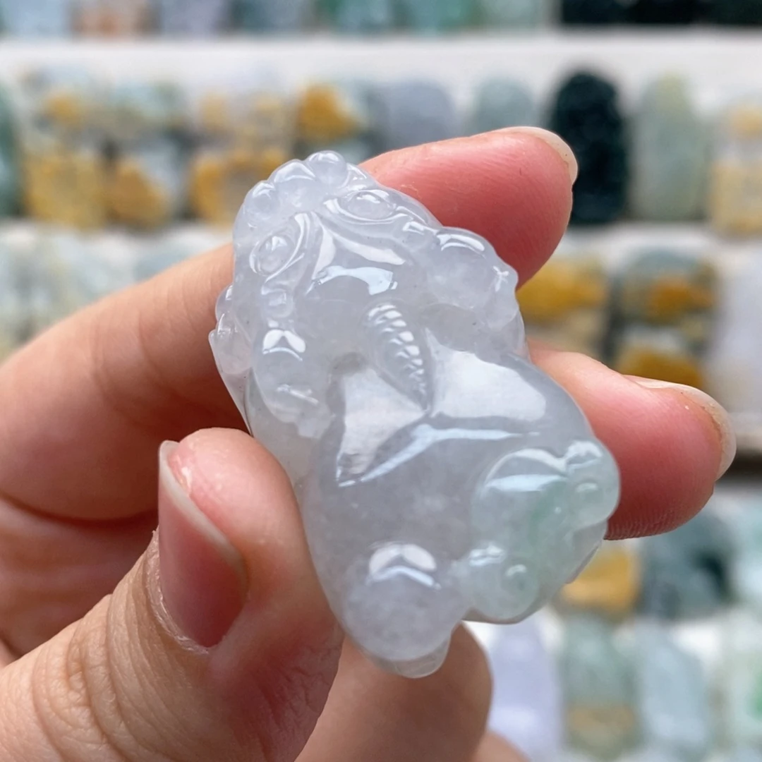 翡翠吊坠(赠链)未镶嵌