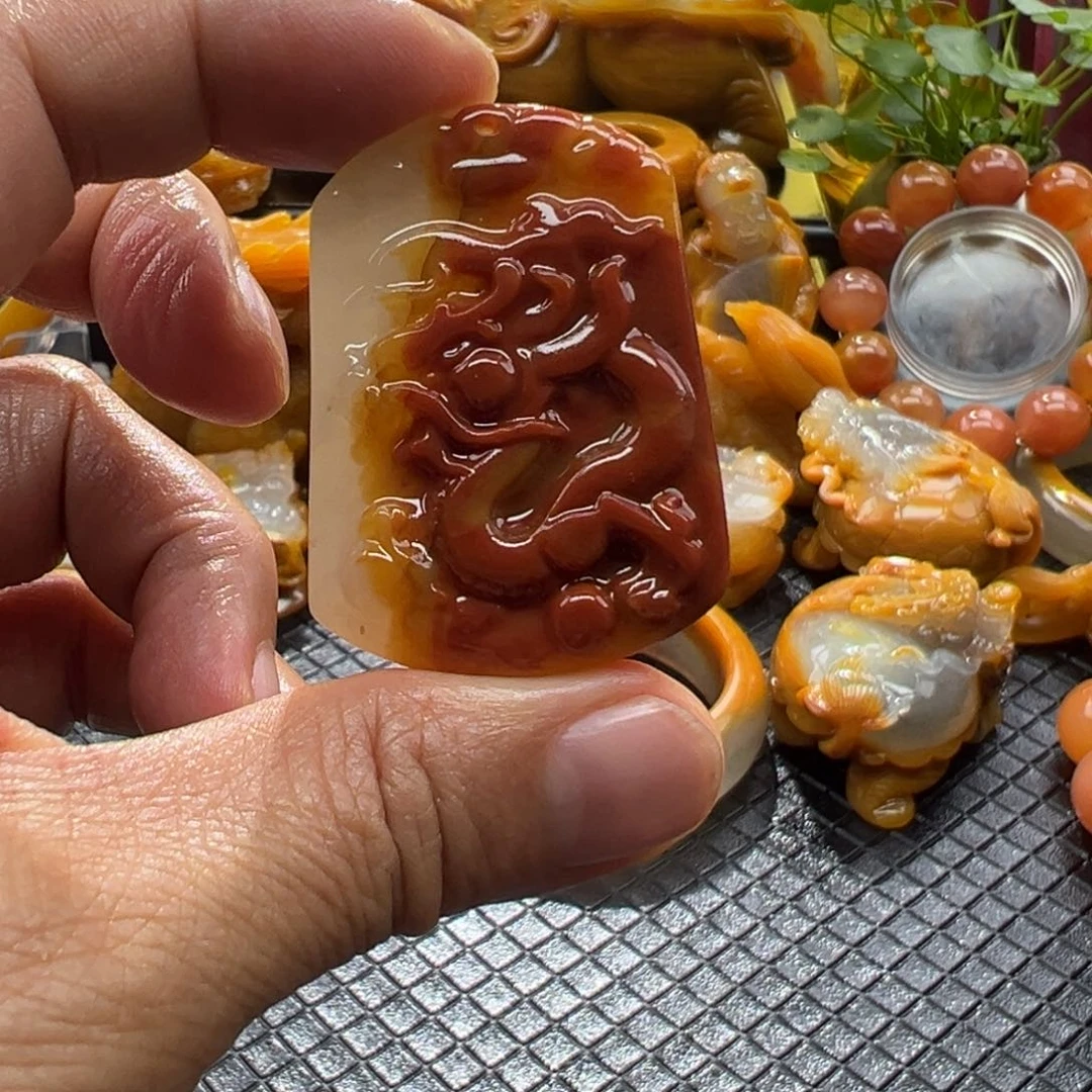 石英质玉未镶嵌颈饰