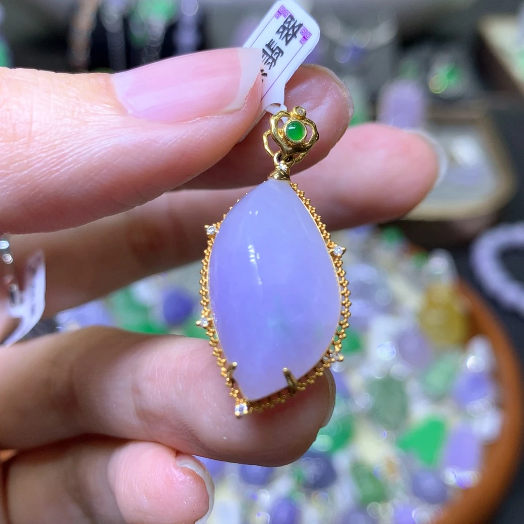 【闪购商品】翡翠颈饰18K金镶嵌翡翠吊坠项链