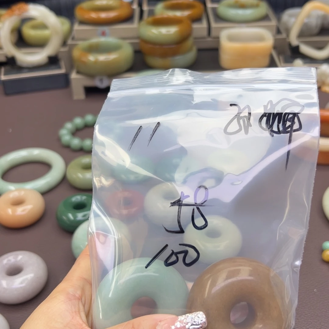 石英质玉手镯未镶嵌@****?