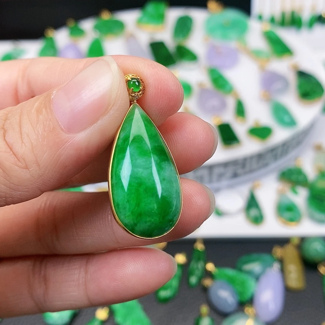 翡翠吊坠(不含链)18K金镶嵌