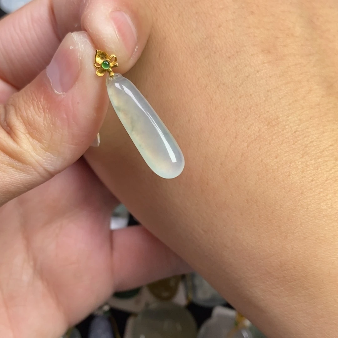 翡翠18K金镶嵌颈饰福瓜