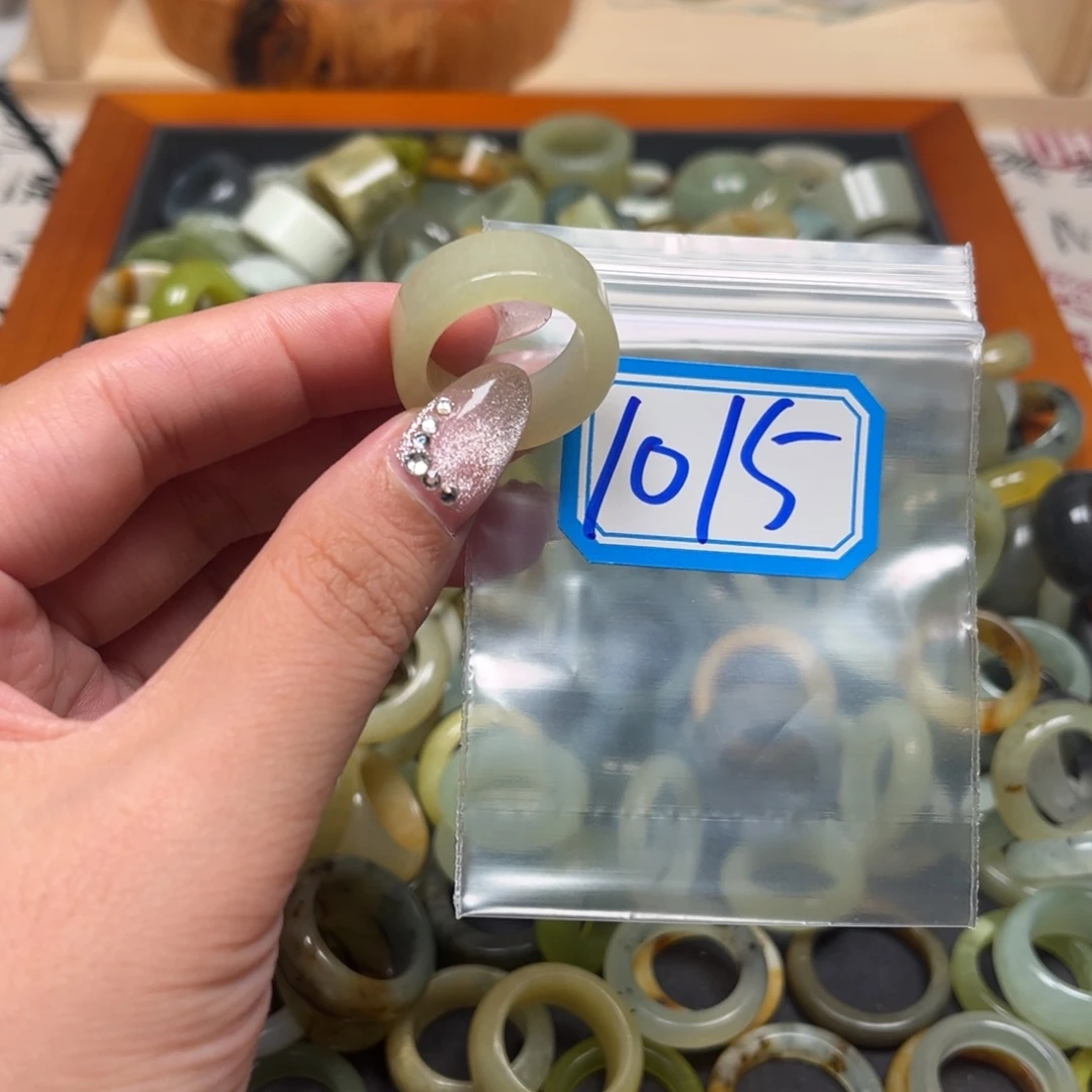 呵***呵蛇纹石玉未镶嵌珠宝奇石
