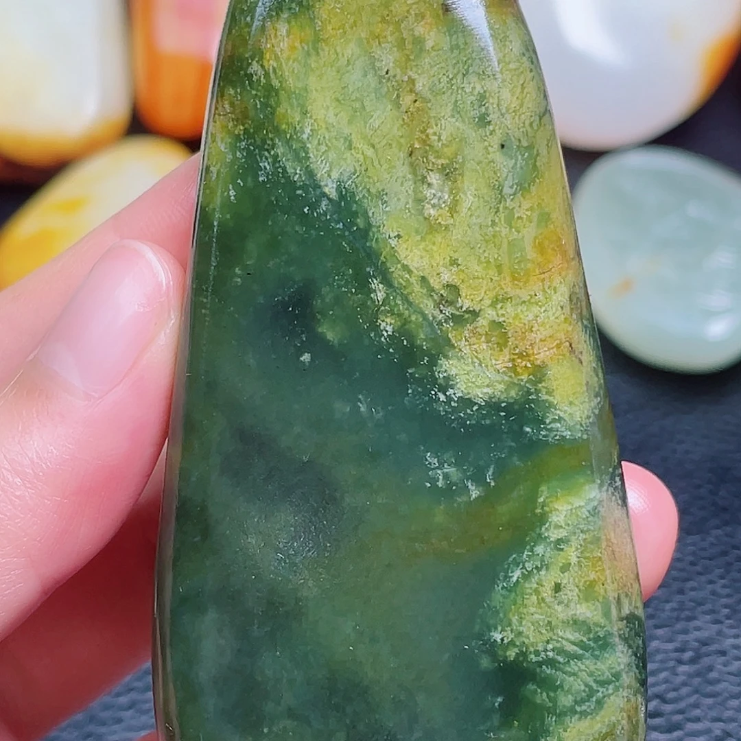 和田玉未镶嵌珠宝奇石