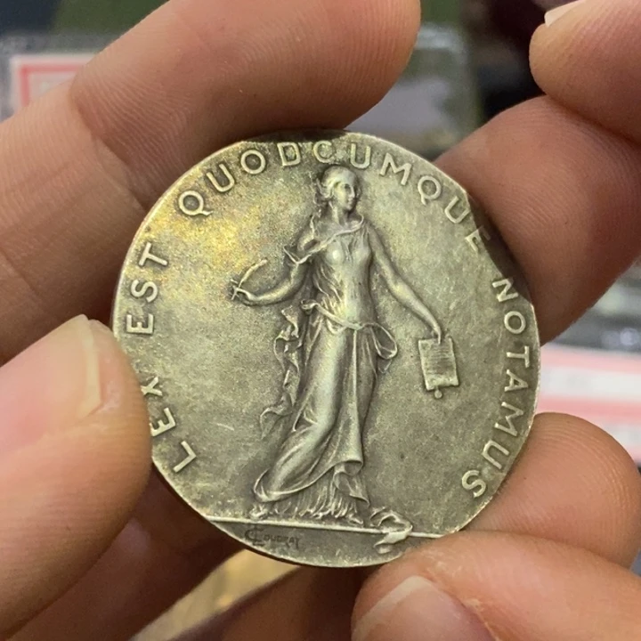 狼***8银Ag900G-如图一个女神银章