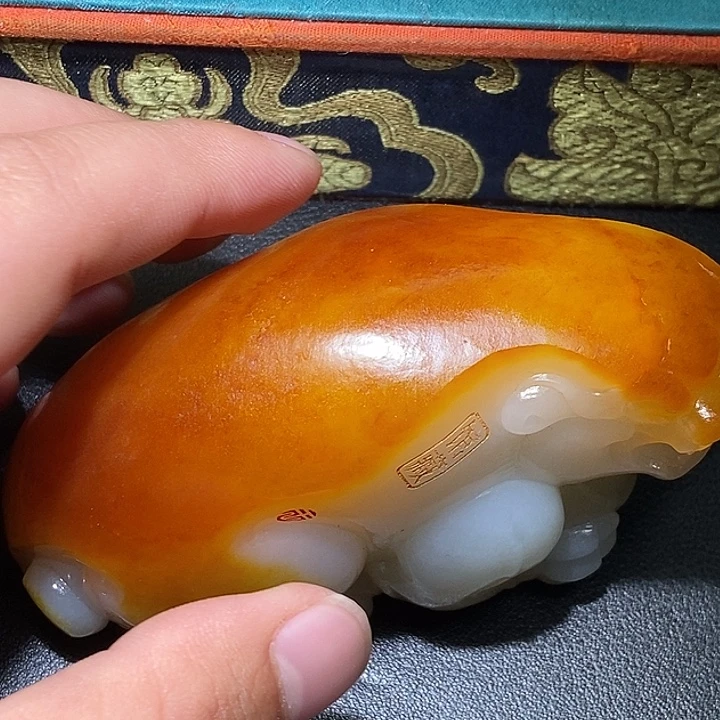 奥***脊和田玉未镶嵌颈饰CC