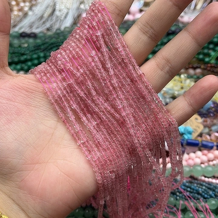 玛瑙/玉髓未镶嵌珠宝半成品一条2.5mm左右红草莓晶方糖