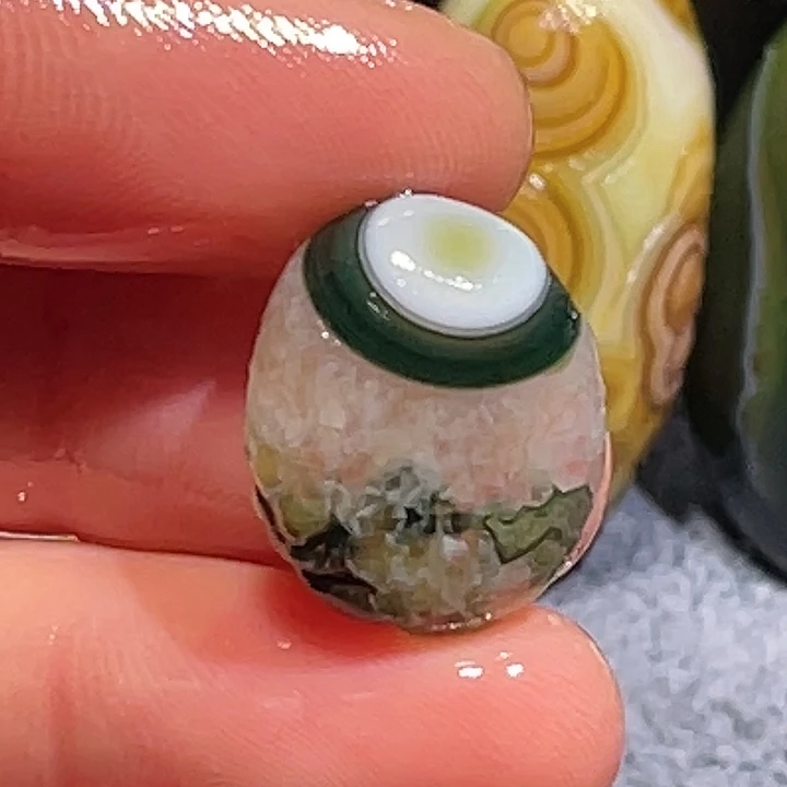 玛瑙/玉髓未镶嵌珠宝奇石