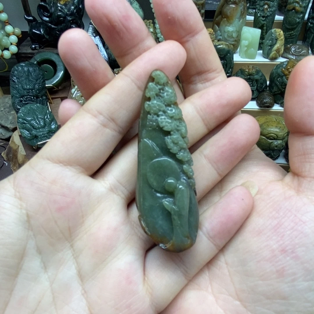 未镶嵌岫岩河磨玉（透闪石质玉）把件轻***_