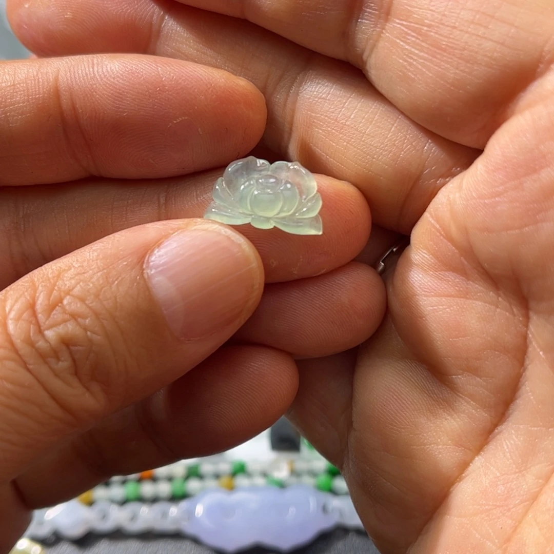 定制翡翠未镶嵌莲花