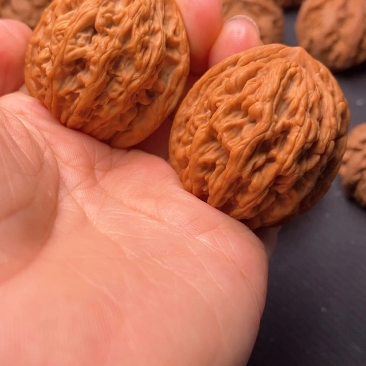 秦岭野生文玩核桃