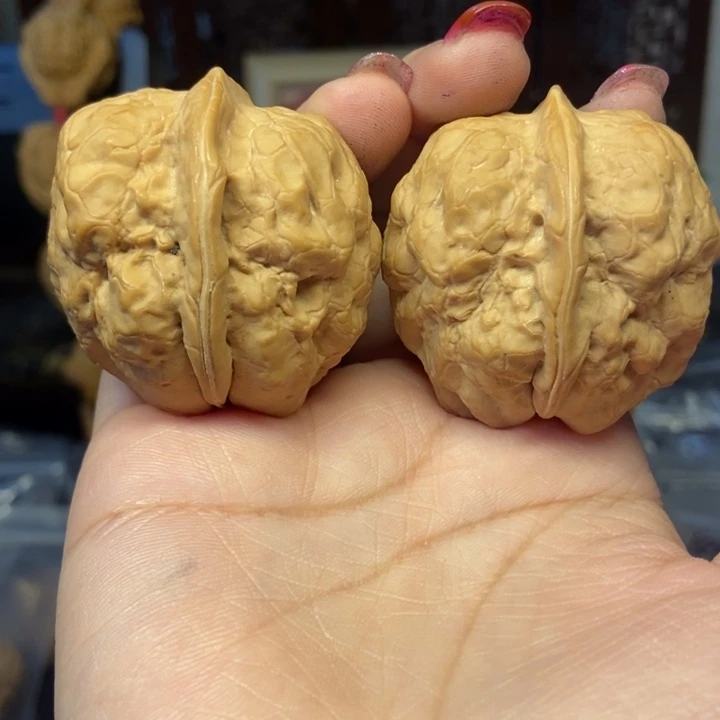 傈***余文玩核桃吊坠金蝉疙瘩包