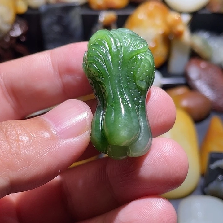 颈饰未镶嵌和田玉（糖玉）