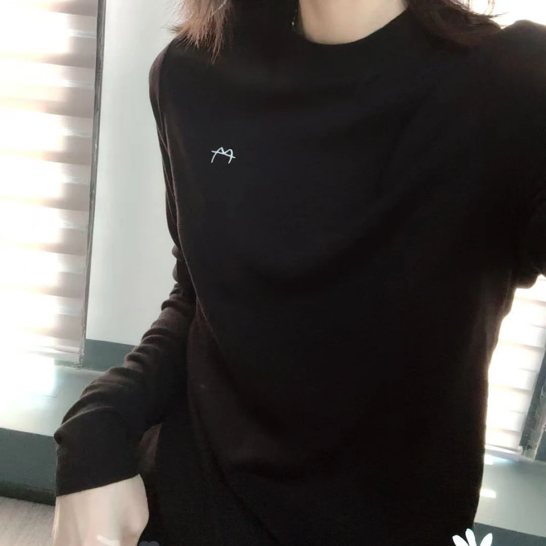 秋季新款小猫刺绣羊毛圆领纯色高级感打底衫