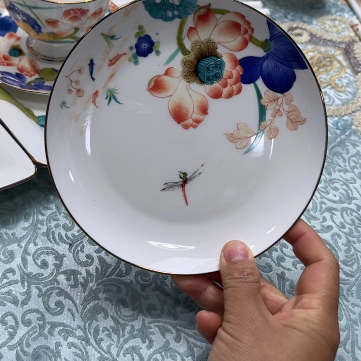 瓷片荷塘六寸骨碟八个