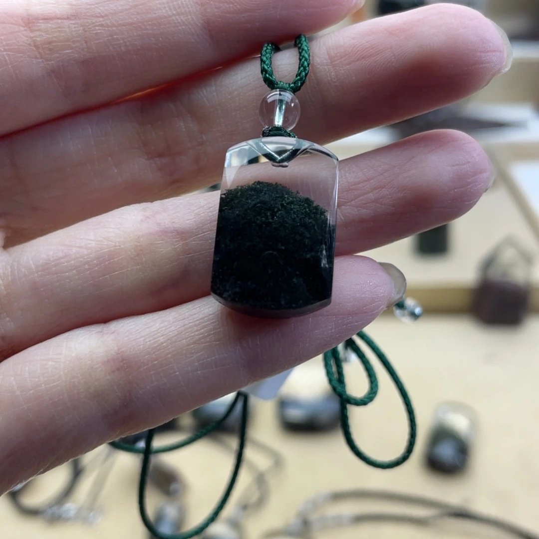 未镶嵌颈饰水晶绿幽灵吊坠