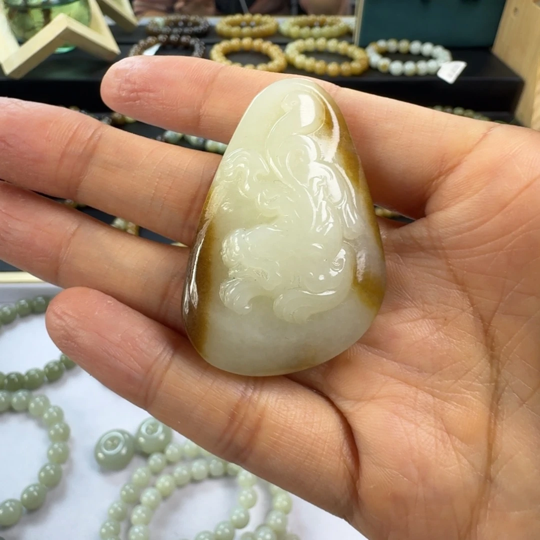 R***N和田玉未镶嵌手链