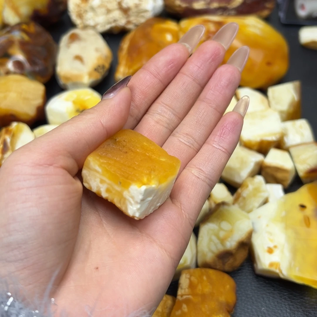 定制琥珀未镶嵌徐*稳蜜蜡