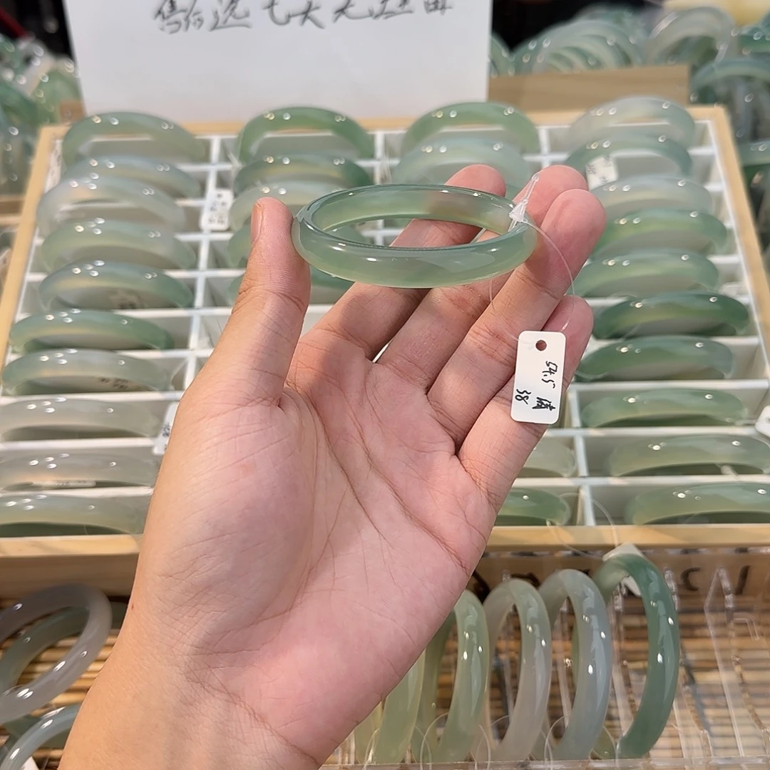 玛瑙/玉髓未镶嵌手镯圈口54.5
