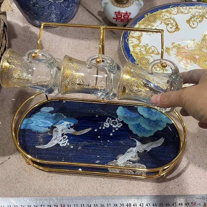 瓷片瑕。。。。。。。。。。。。。。。