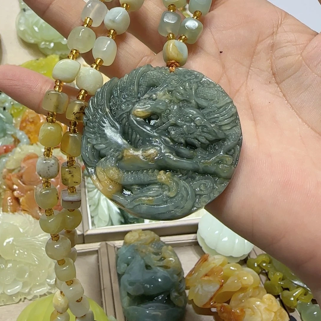 未镶嵌蛇纹石玉吊坠