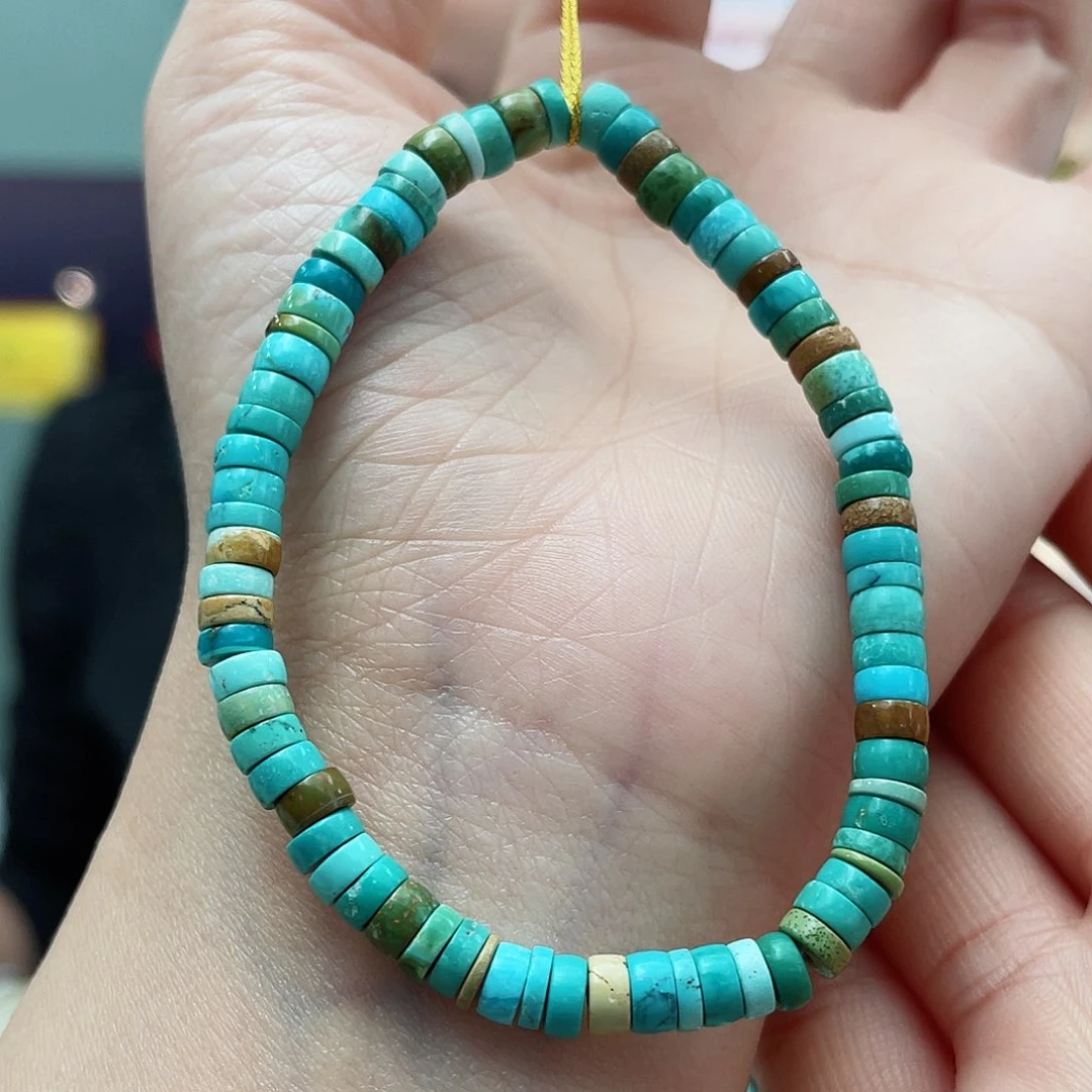 绿松石颈饰未镶嵌