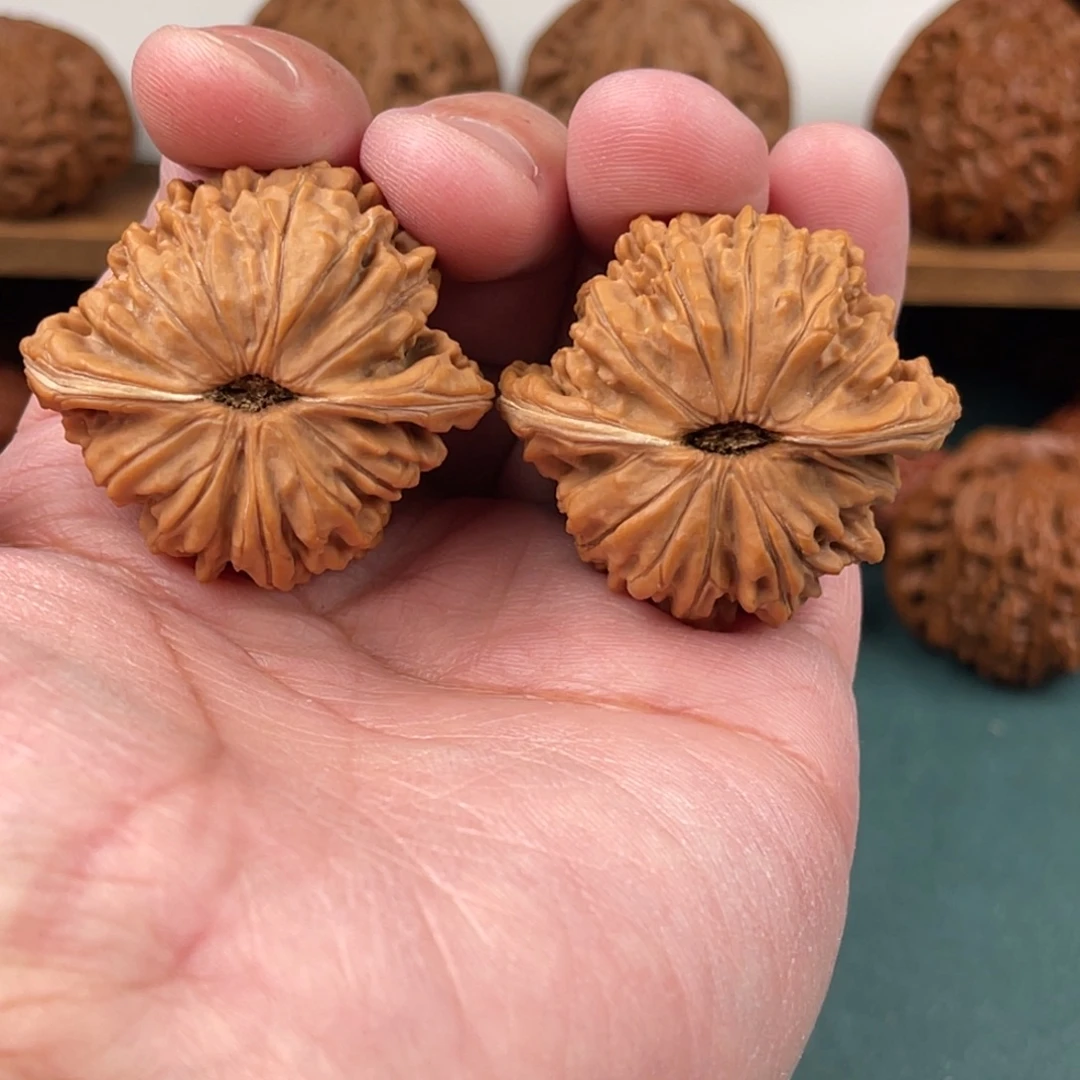 g***n把件文玩核桃文玩核桃平谷一代四座楼40有黄尖不退不换