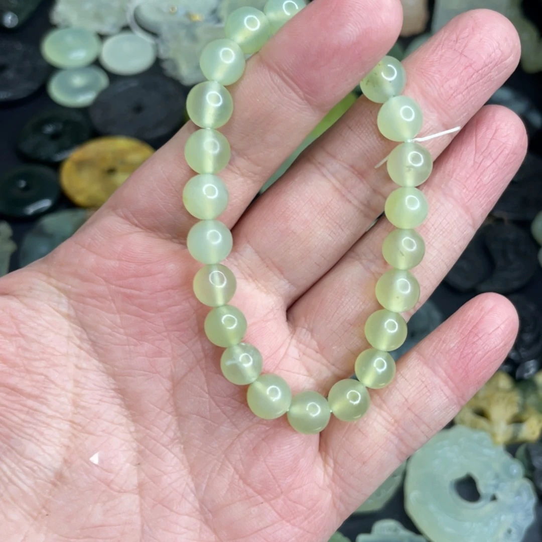 岫玉未镶嵌颈饰手串