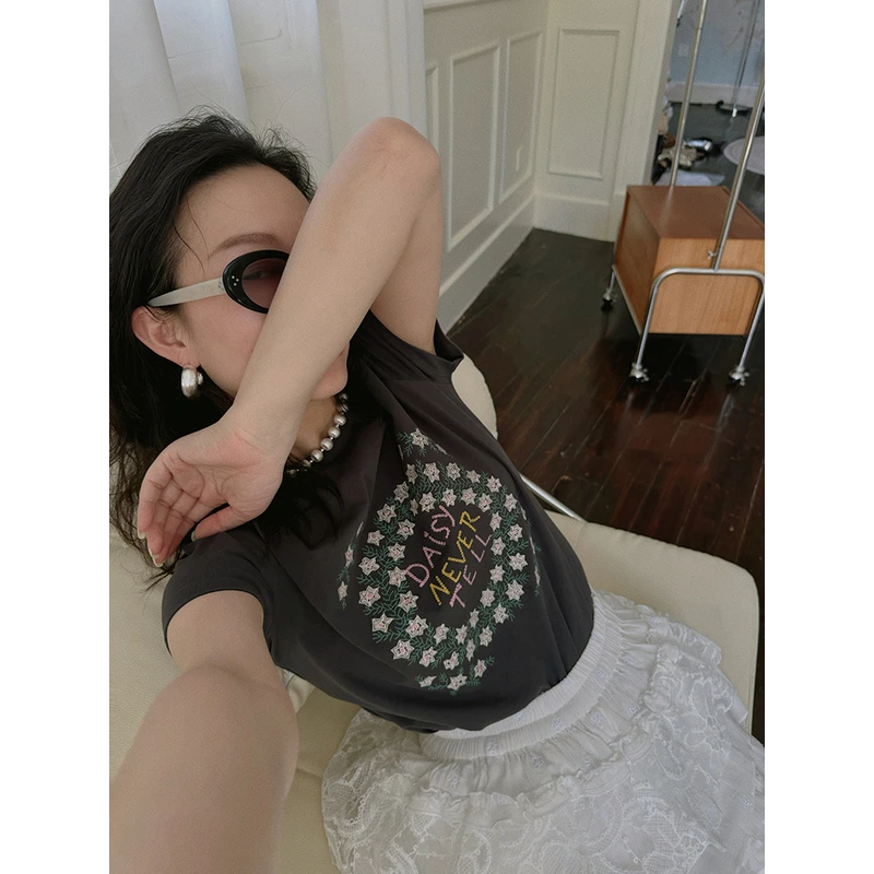 TOPCLOSET 时髦街头感 法式复古重工绣花图案高密圆领短袖t恤